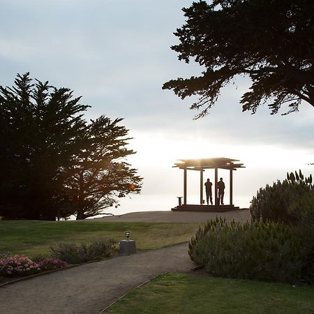 Ragged Point Inn サン・シメオン エクステリア 写真