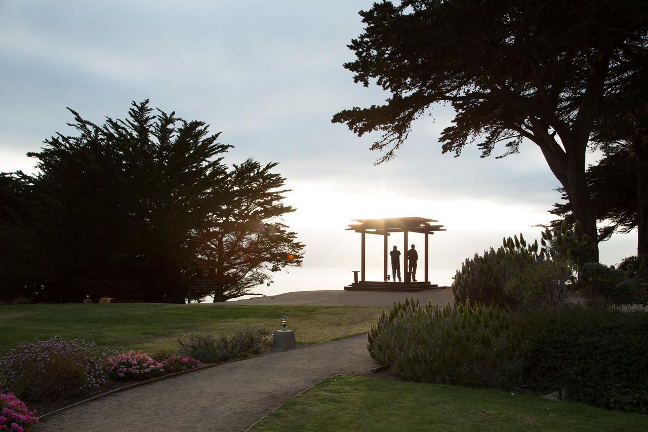 Ragged Point Inn サン・シメオン エクステリア 写真